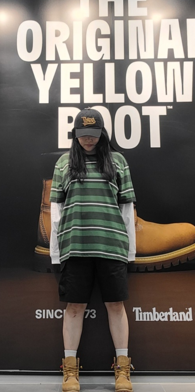 Green Color Point Look